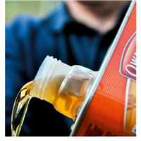 Additivato negli smalti Owatrol Oil aumenta le prestazioni e l'adesione del prodotto verniciante.